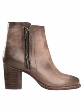 Frye Addie Double Zip Booties In Stone Grey